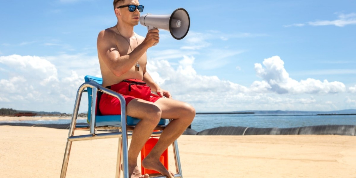 A Complete Guide to Enrolling in Lifeguard Classes Near Me